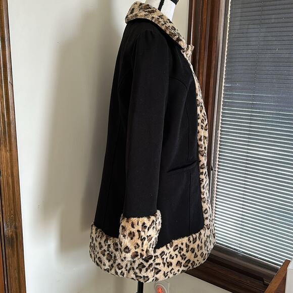 International Details | Faux Animal Print Fur Lined Coat Size M - Picture 4 of 10